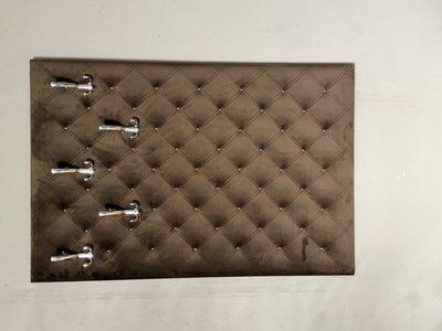 Стінова панель декоративна з гачками у передпокій 119.5&times;80 см велюрова м&rsquo;яка  оббивка № 19 Коричнева Pn80009 фото